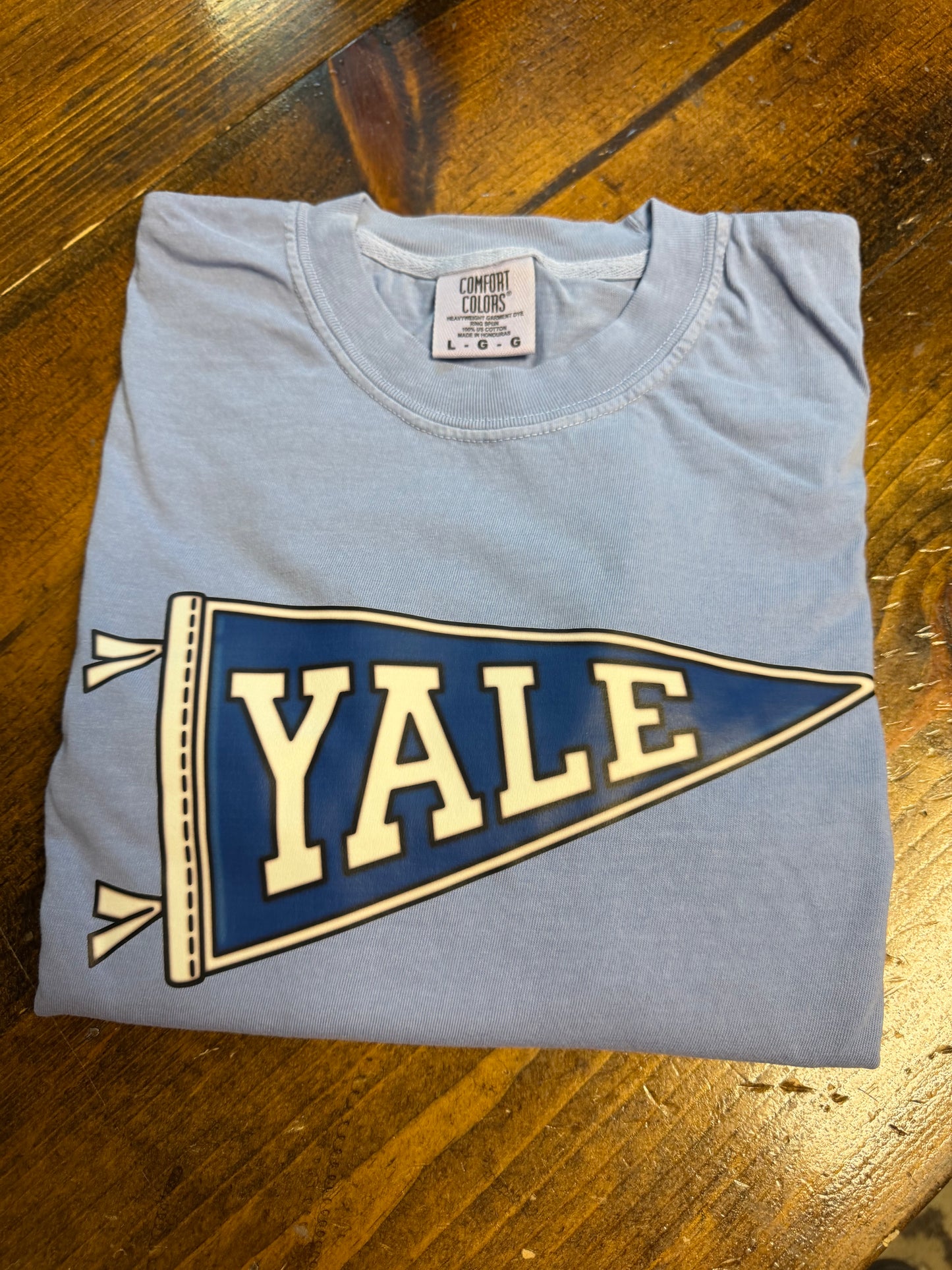 L Yale flag