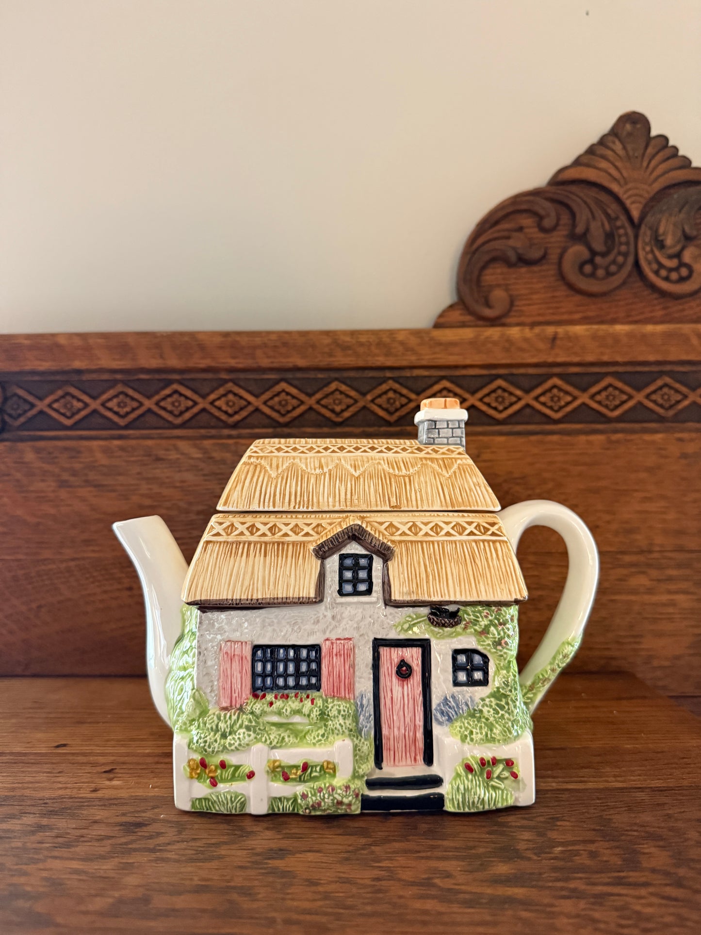 Cottage Tea Pot