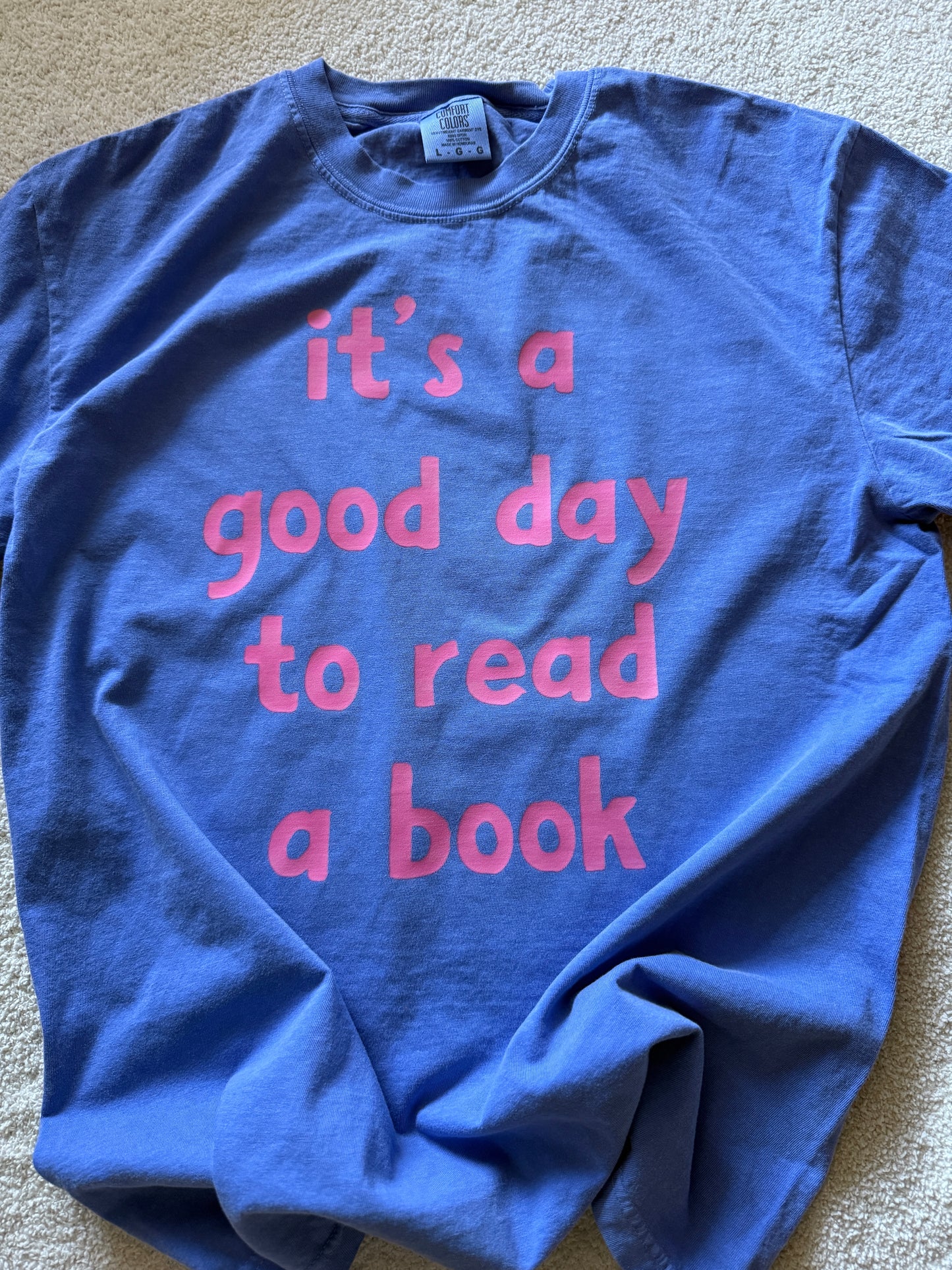 Good day to read a book // 3 weeks turnaround