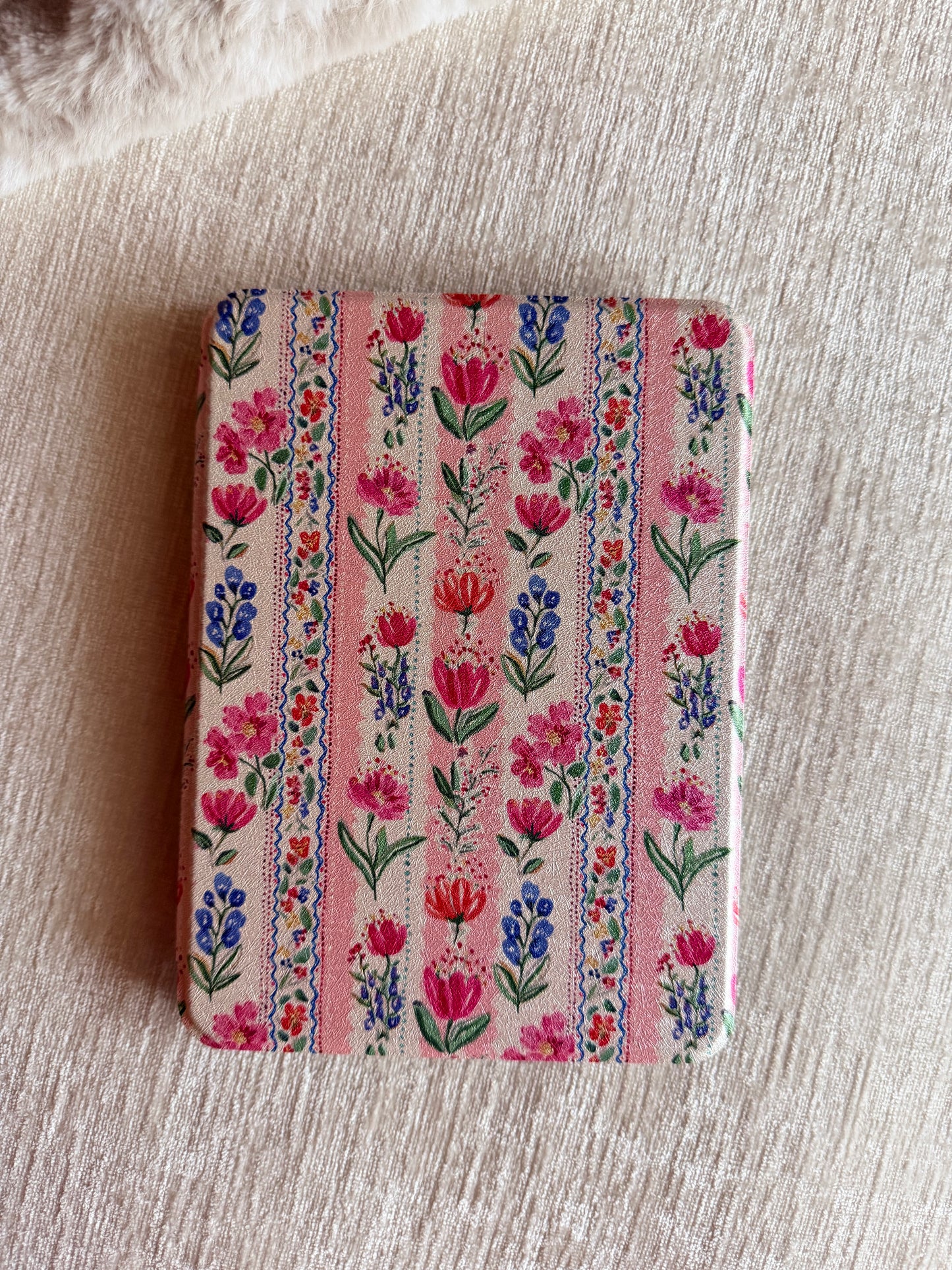 Blooming Meadow Kindle Case // Detachable Cover