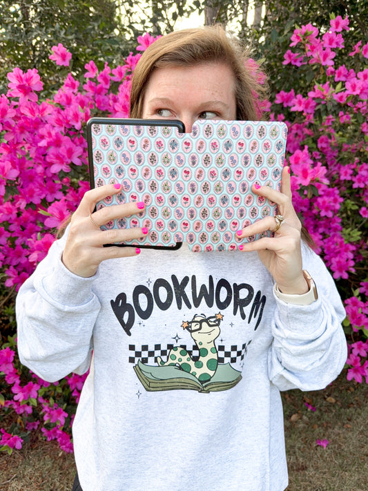 Bookworm Sweatshirt // 3 weeks