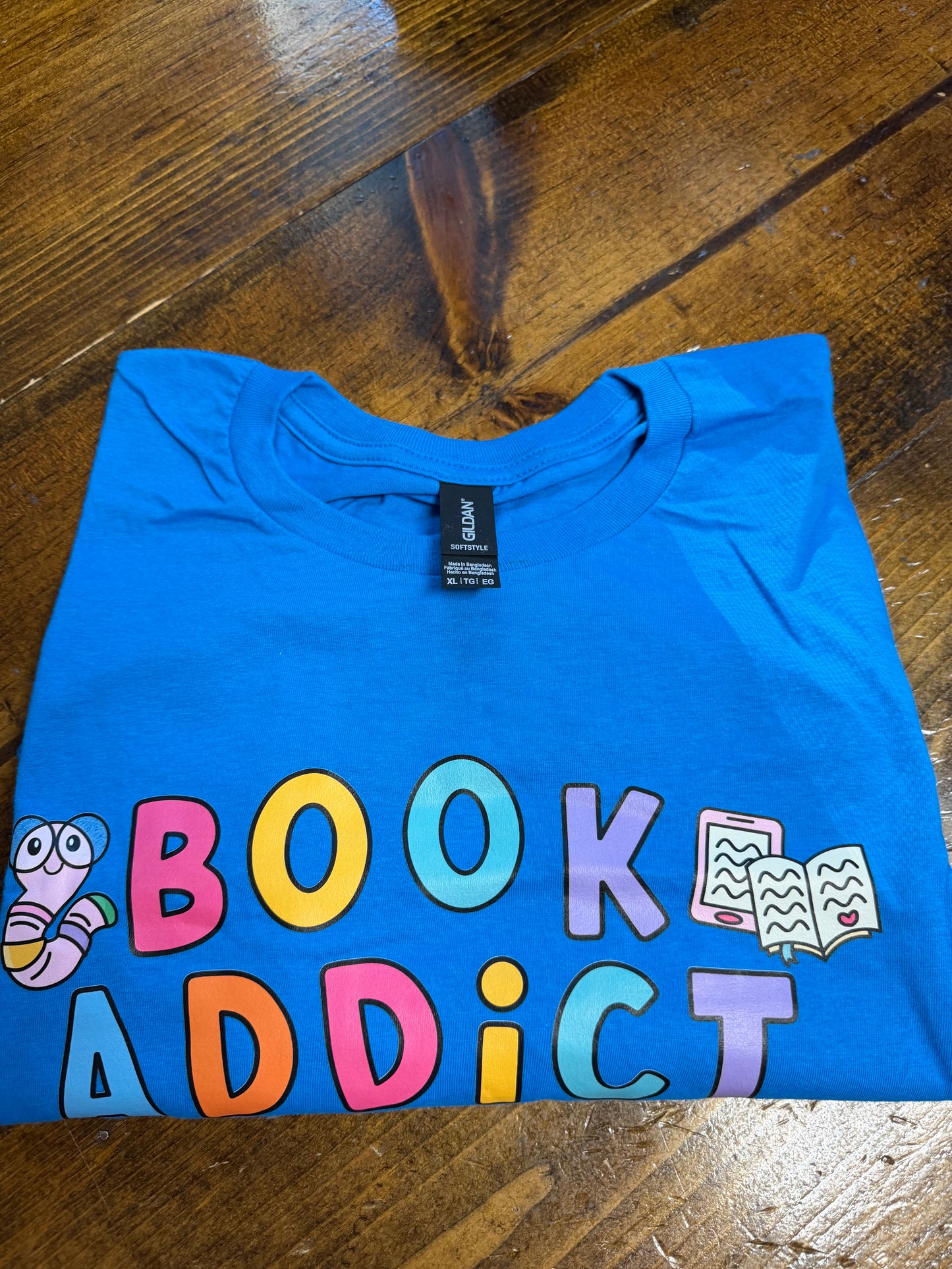 XL book addict